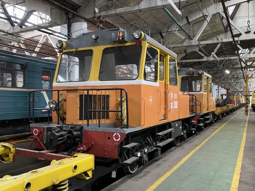 Мотовоз московского метрополитена