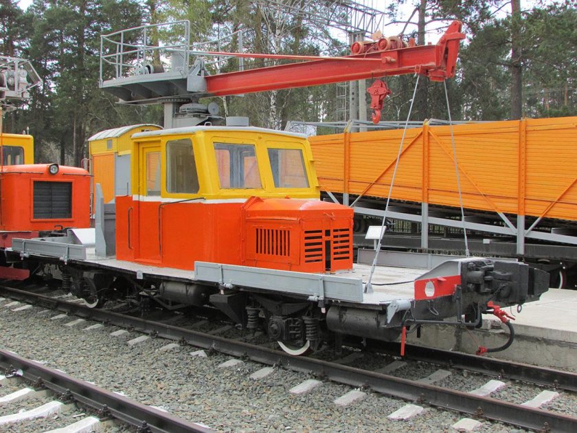 Мотовозы и дрезины