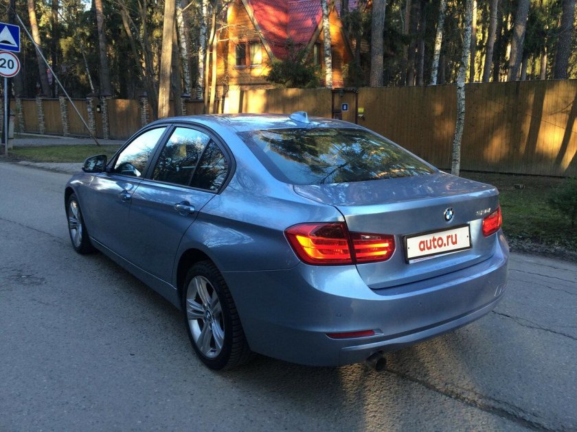 БМВ 320 2012