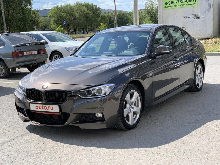 БМВ 320i 2012