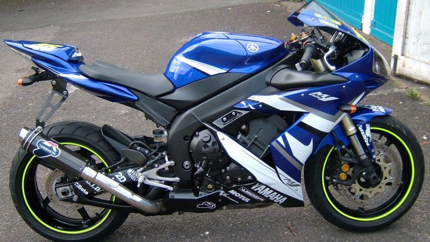 Yamaha r1