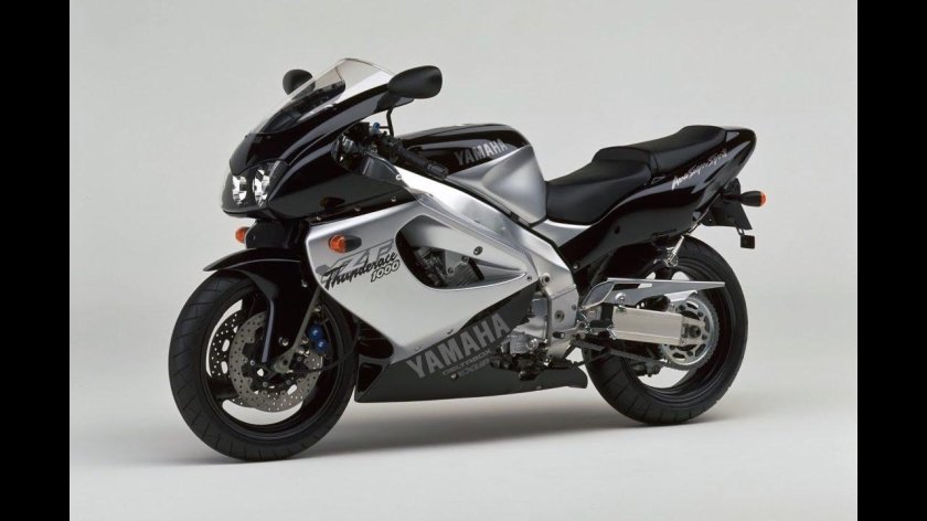 Yamaha yzf1000r Thunderace