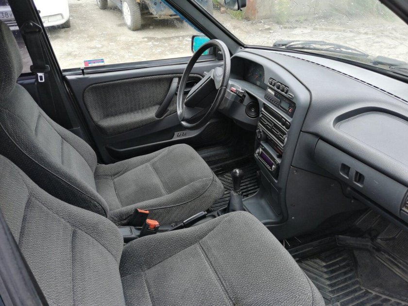 ВАЗ-2114 хэтчбек салон