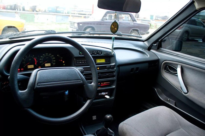 Черный салон ВАЗ 2114