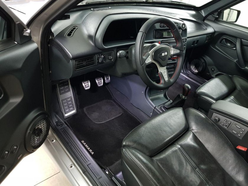 ВАЗ 2114 АМГ салон