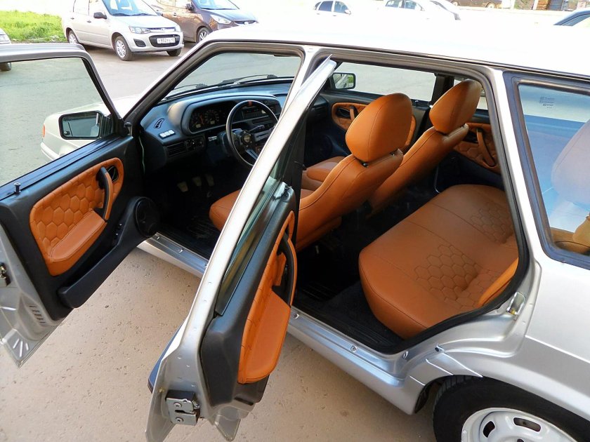 Коричневый салон ВАЗ 2114