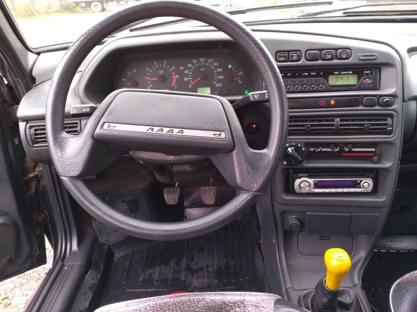 ВАЗ-2114 хэтчбек салон