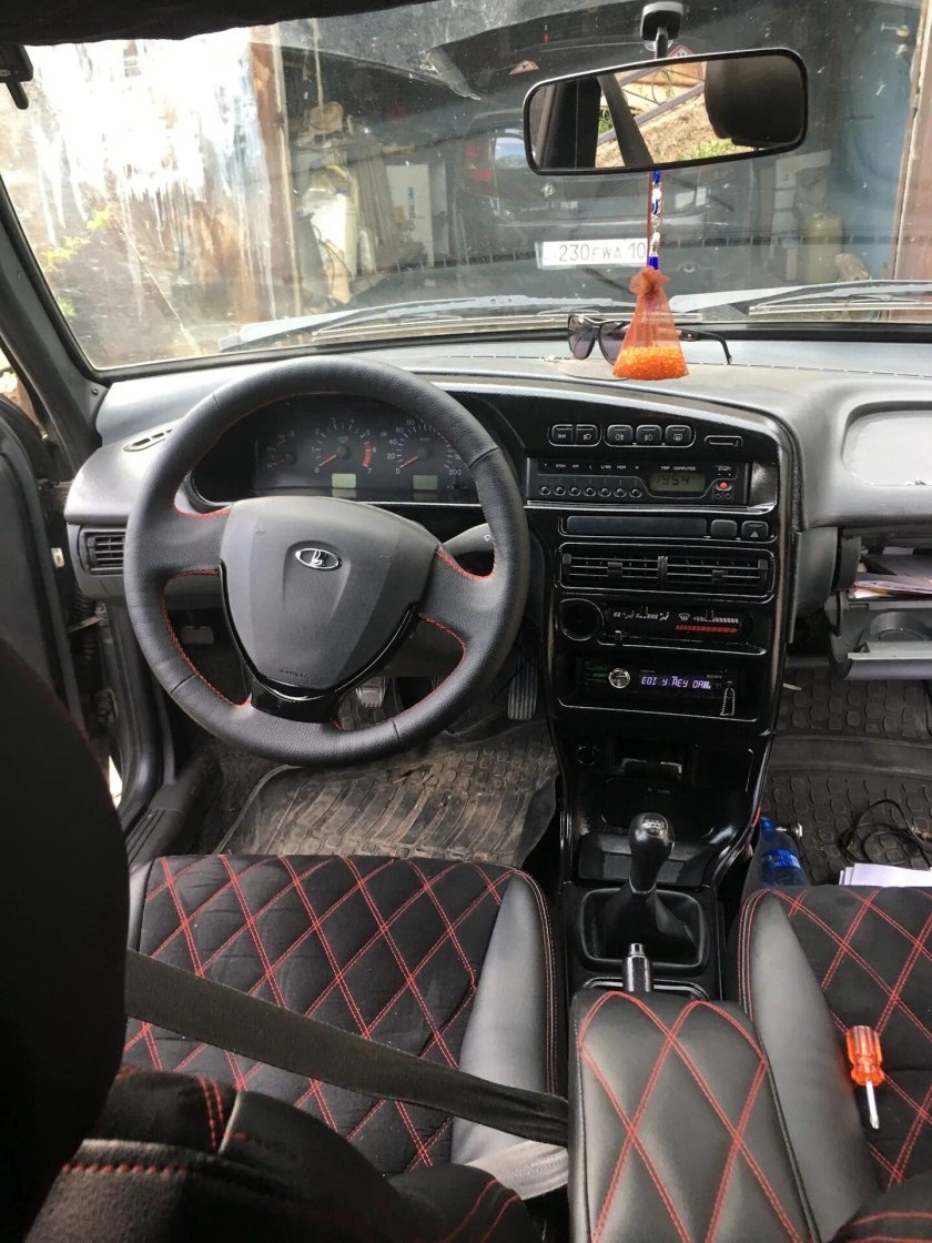 Черный салон ВАЗ 2114