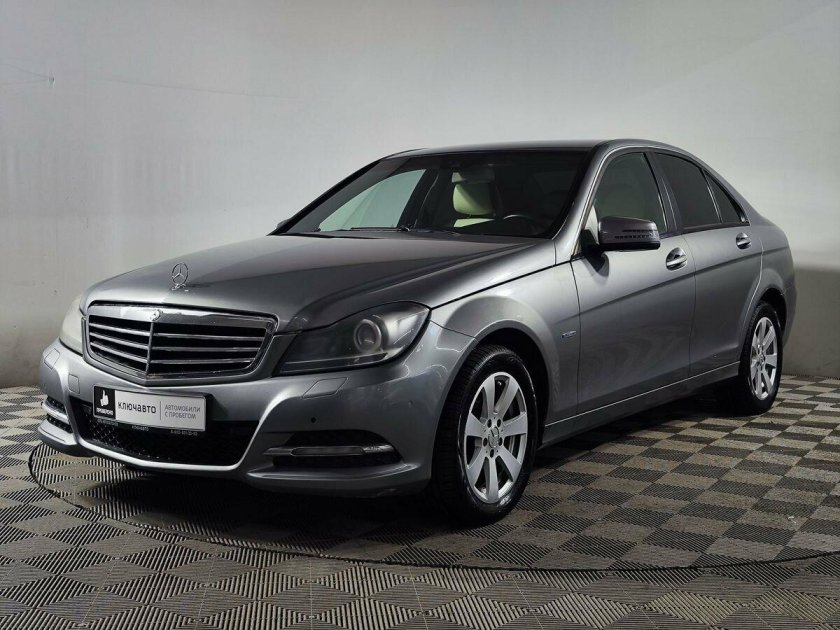 Мерседес Бенц с 180