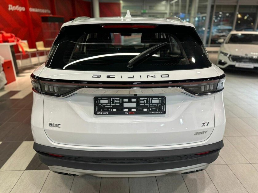 Белый джили монжаро