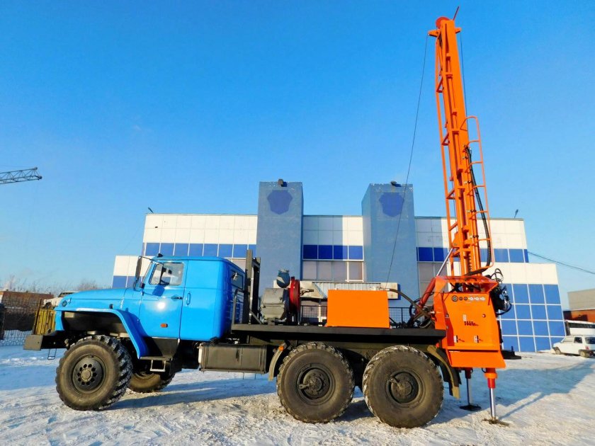 Ямобур МРК-750а4 на базе Урал-4320