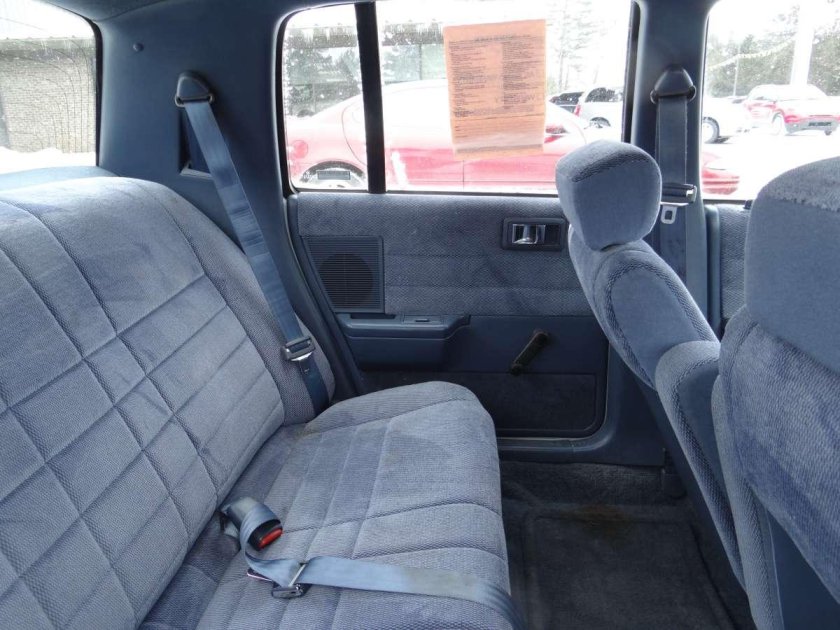 Dodge Spirit '1994 салон