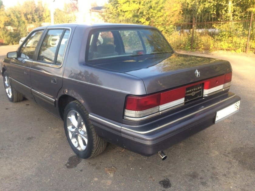 Plymouth Acclaim 1990