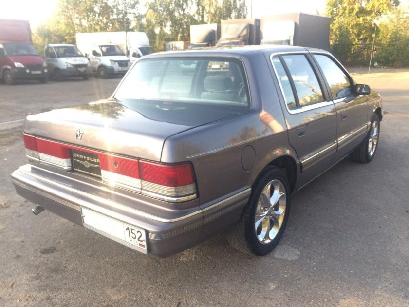 Plymouth Acclaim 1990