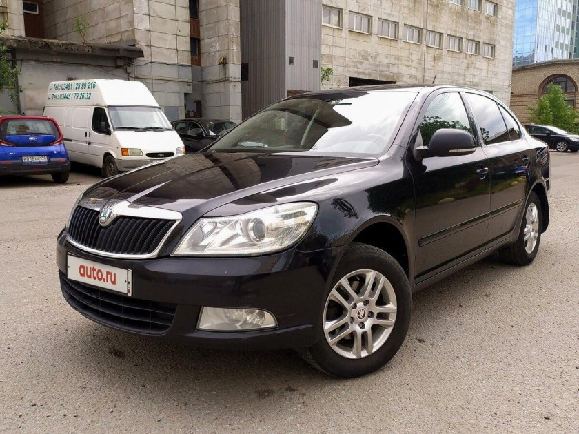 Шкода октавия 1.8 2013 механика черная