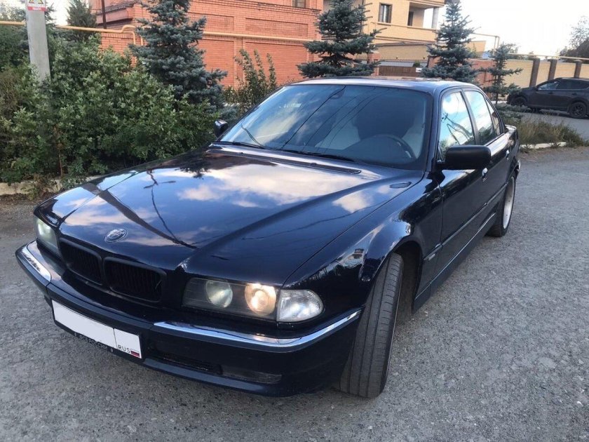 Бмв 7 серии 1999