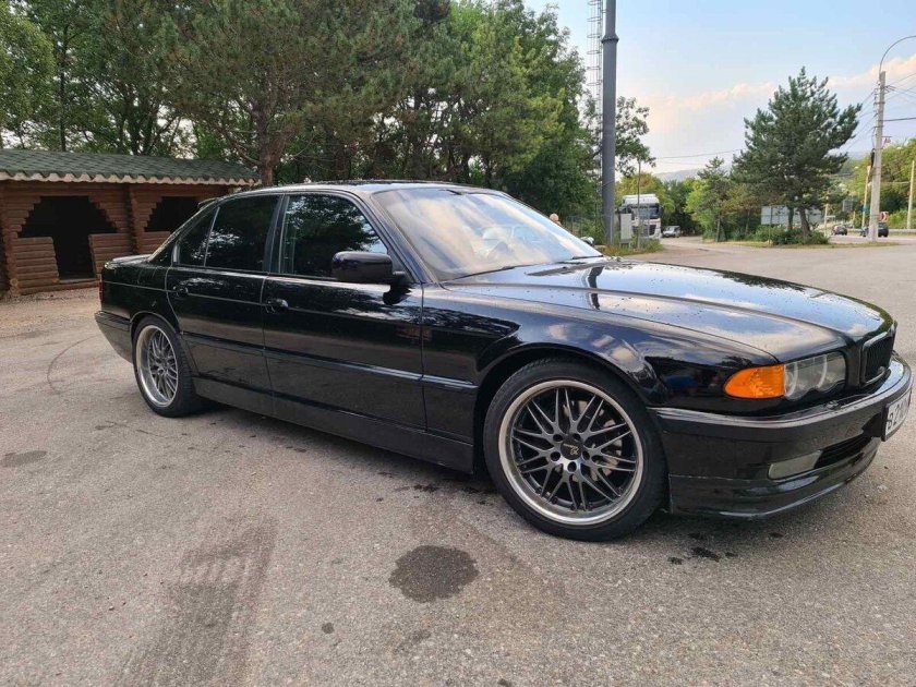 Бмв 740 1990