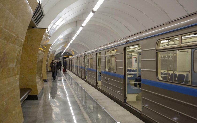 Люблинско-Дмитровская линия метро поезда