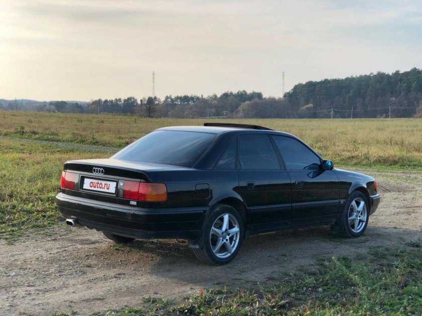 Ауди 100 черная
