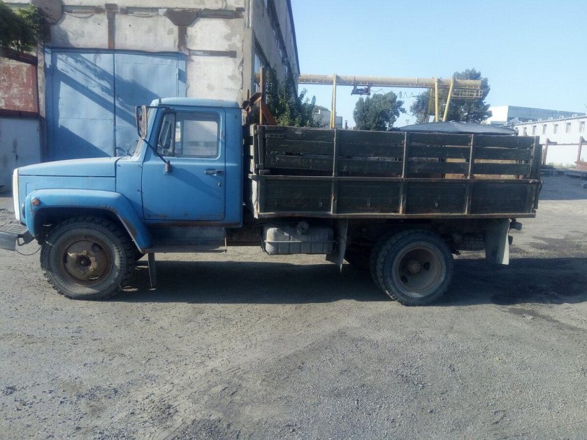 ГАЗ 3307 бортовой