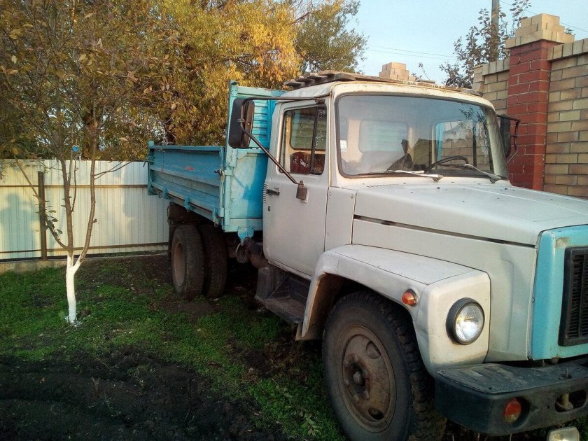 ГАЗ 3307 бортовой