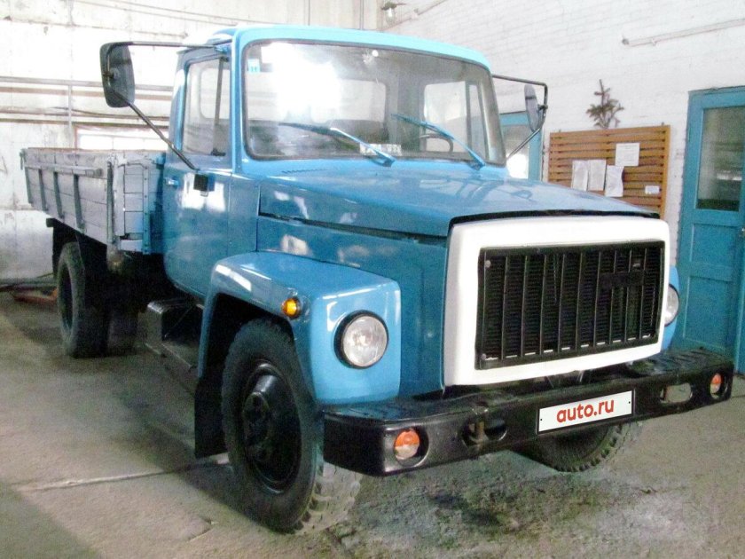 ГАЗ 3307 бортовой