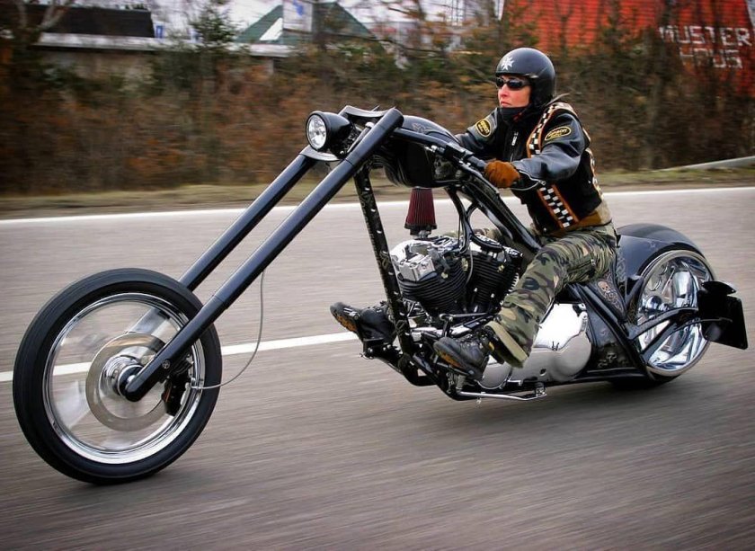 Мотоцикл чоппер Харлей