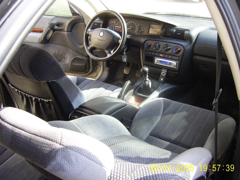 Opel Omega, 1995 салон