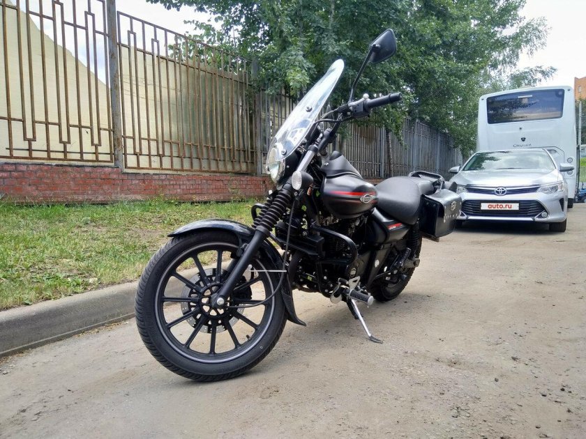Bajaj avenger 220