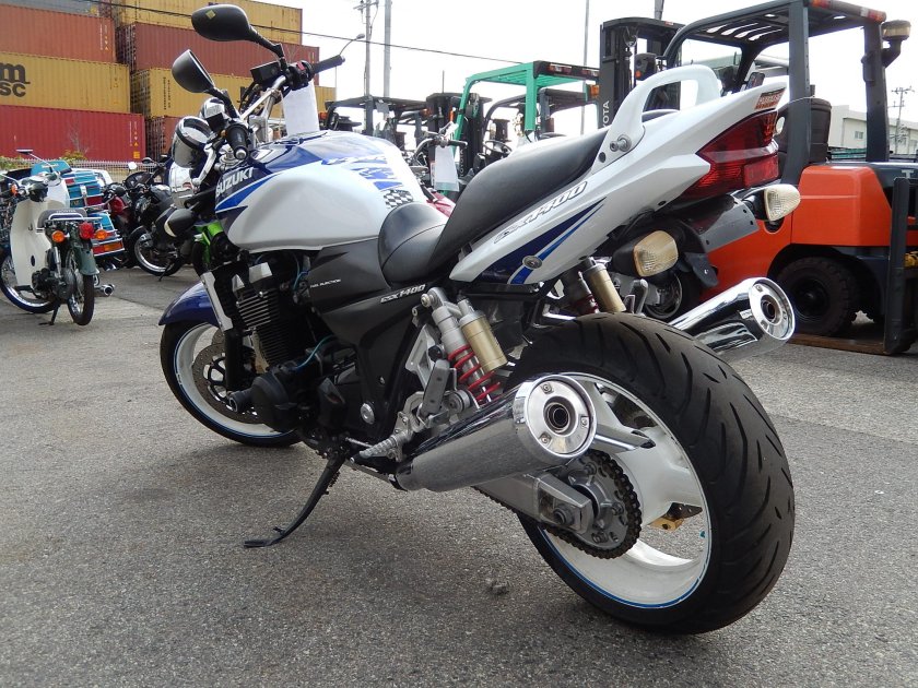 Мотоцикл Сузуки 1400 кубов