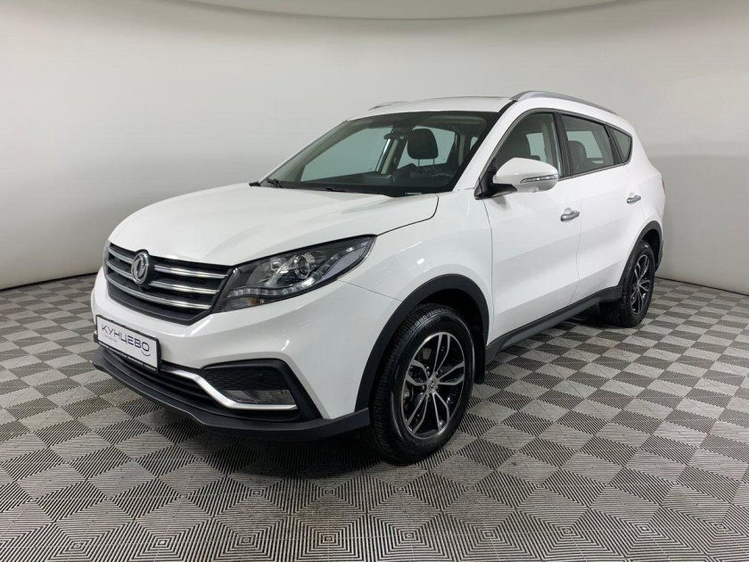 Автомобиль dongfeng