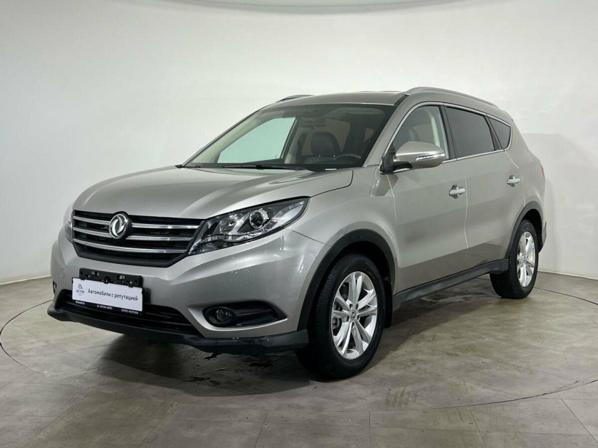 Автомобиль dongfeng