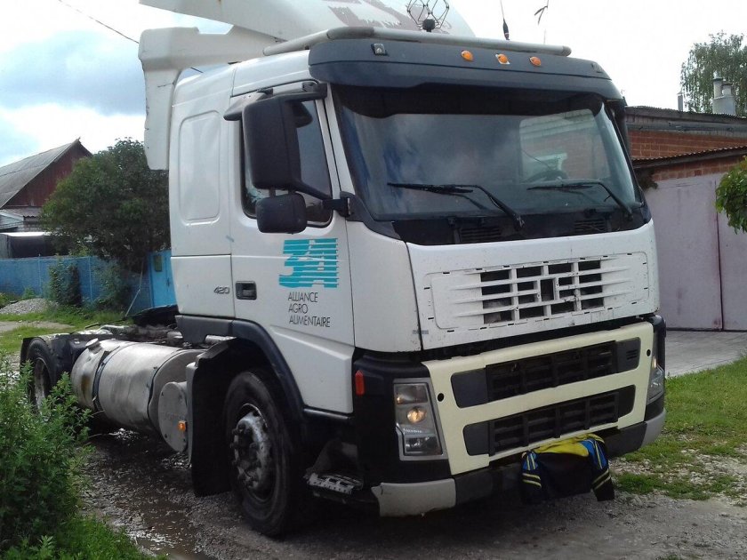 Тягач вольво