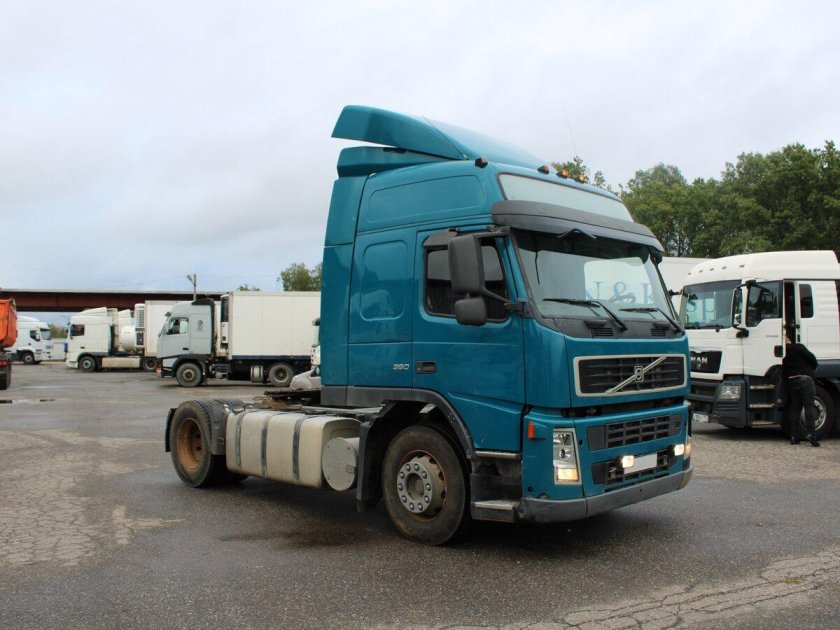 Тягач вольво