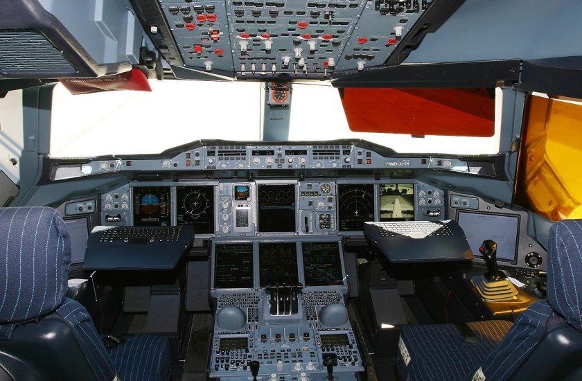 Кабина пилотов аэробус 380