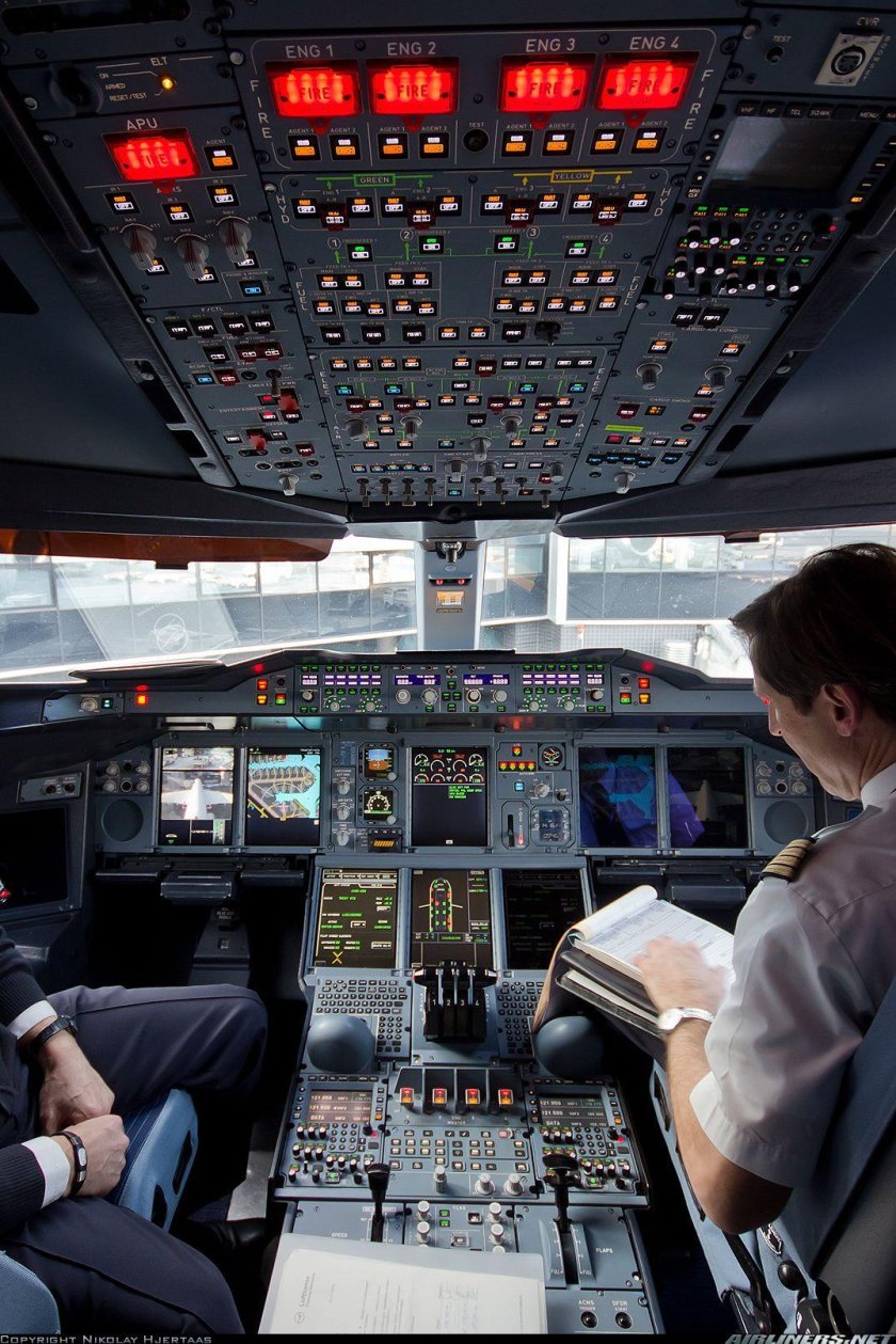 Airbus a380 кабина