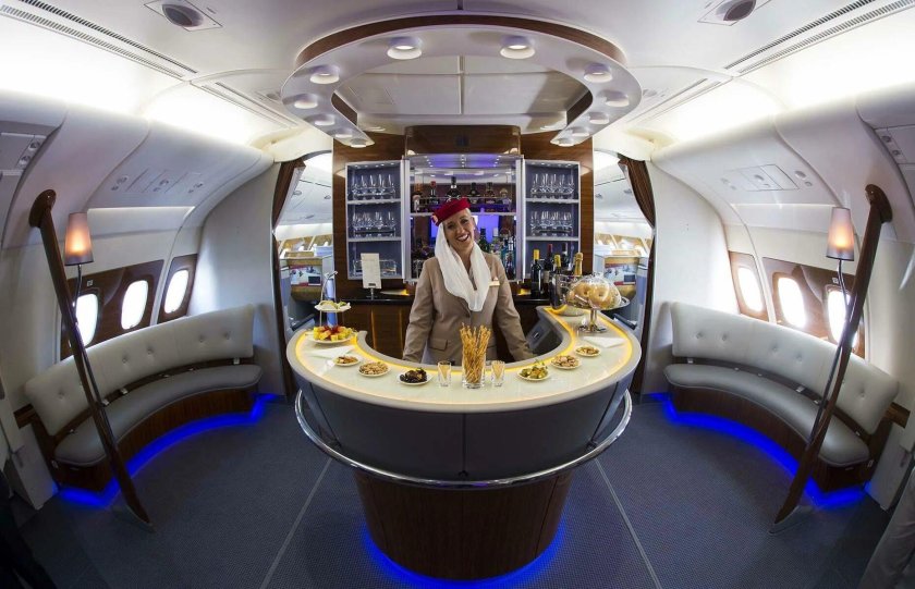 Самолет Emirates a380