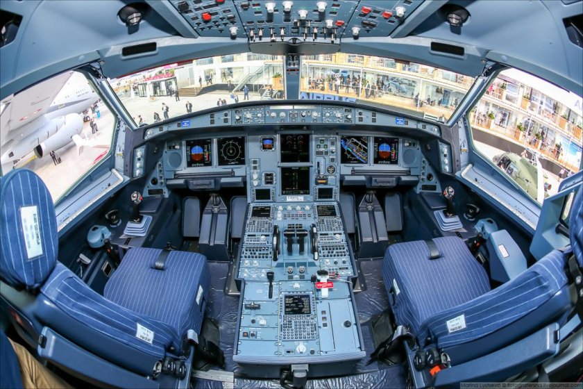 Аэробус 330 кабина