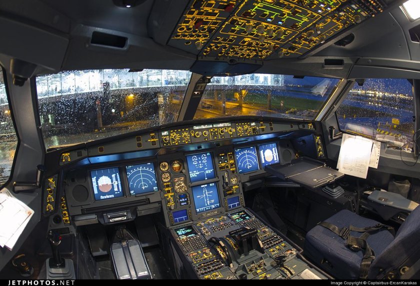 Аэробус 330 кабина