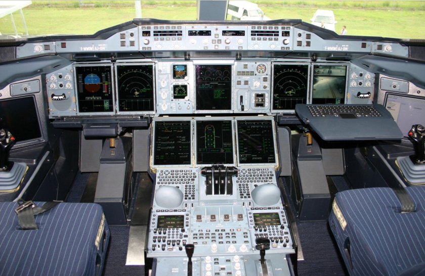 Airbus a380 кабина