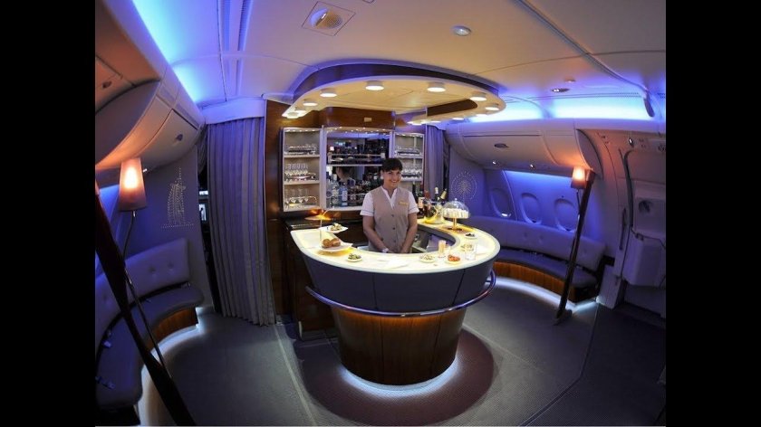 Самолет Emirates a380 салон