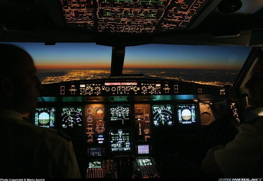 Airbus a340 Cockpit