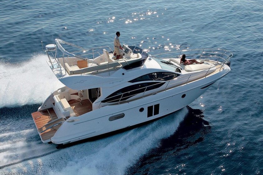Моторные яхты Азимут