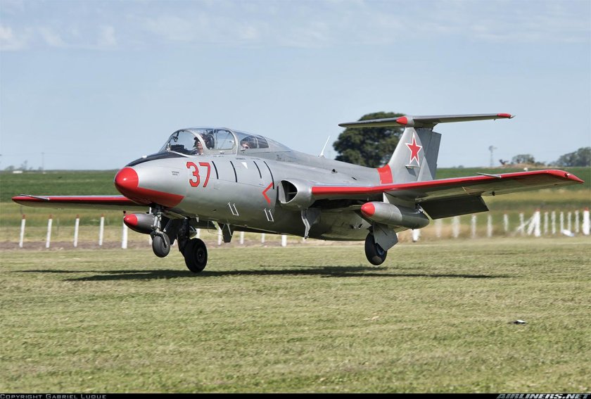 Aero l-29 Delfin