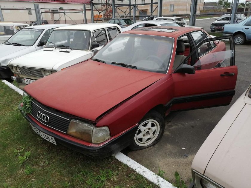 Audi 100 1985