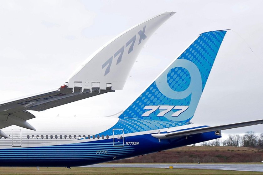 Самолет Боинг 777