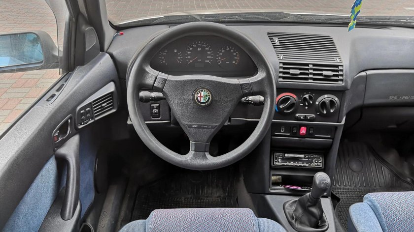 Alfa Romeo 146 салон