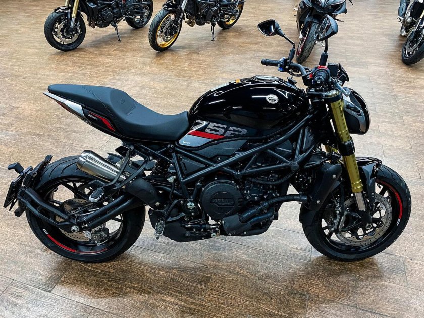 Спортивные мотоцикл