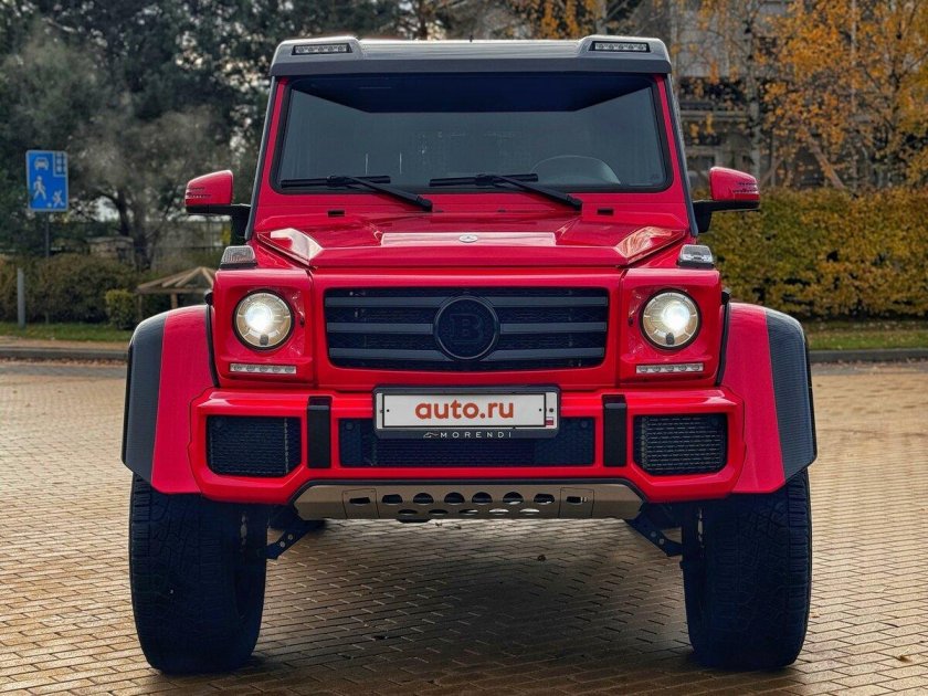 Красный мерседес