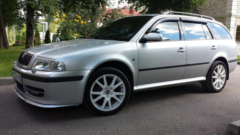 Шкода Октавия тур 1.6 универсал